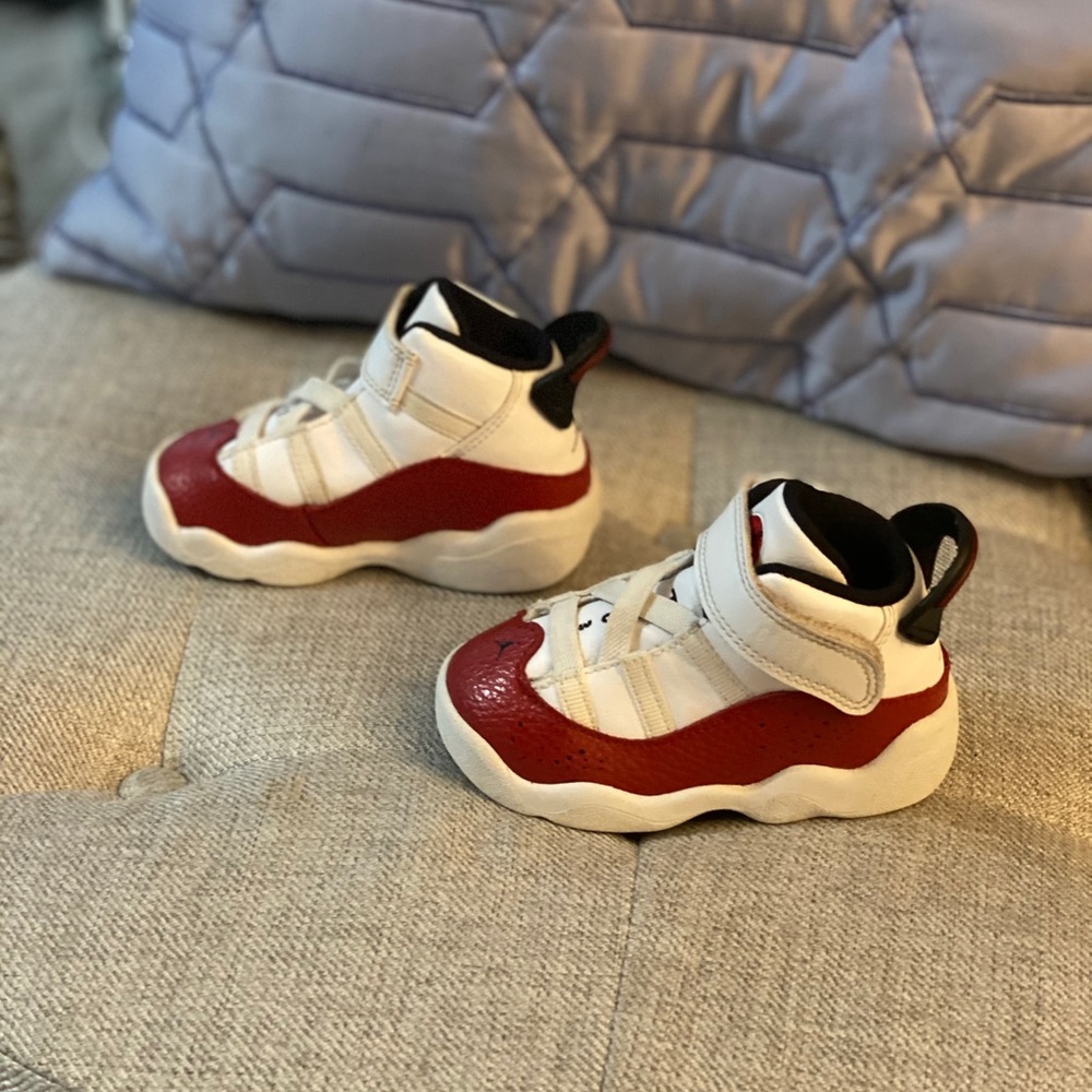 Jordan 6 Rings white/university Red